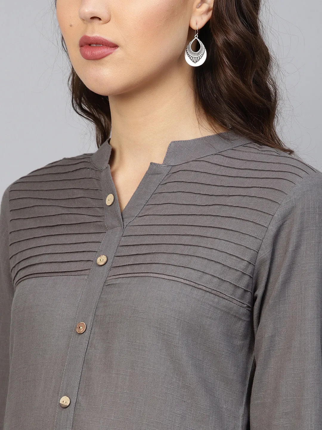 Jashvi Women Grey Cotton Straight Kurta with Pintucks