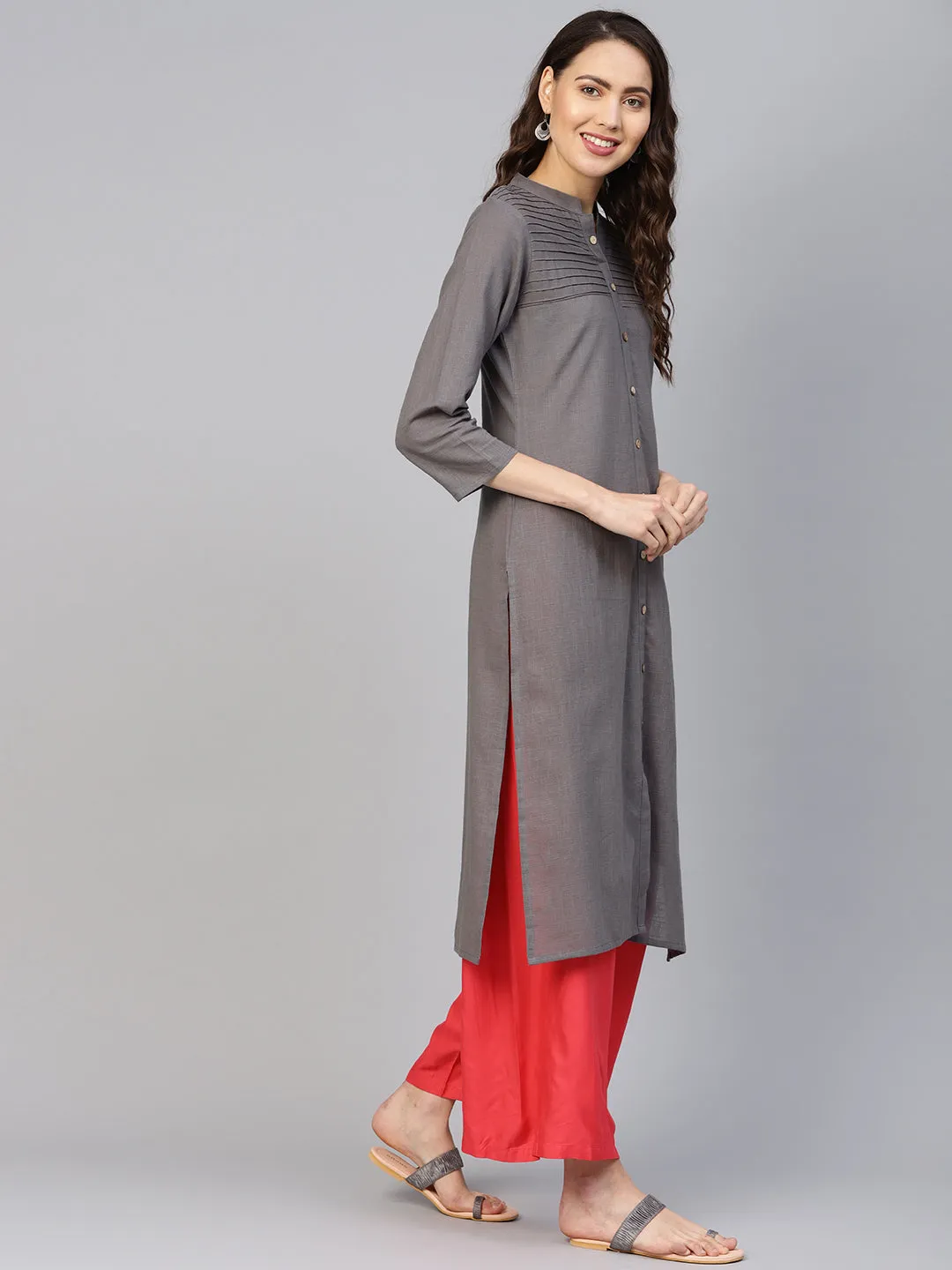 Jashvi Women Grey Cotton Straight Kurta with Pintucks